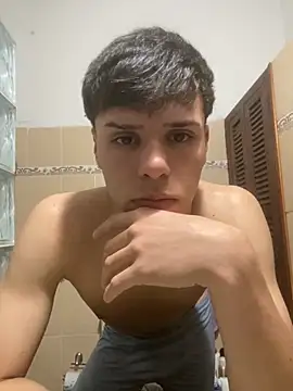 Snapshot of lucaaa_01 chatting on October 22, 2025, 10:52 pm lucaaa 01 online show from October 22, 2025, 10:52 pm