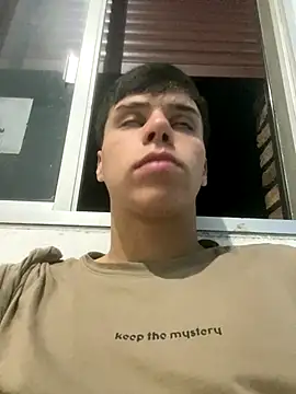 Snapshot of lucaaa_01 chatting on October 22, 2025, 6:35 am lucaaa 01 online show from October 22, 2025, 6:35 am