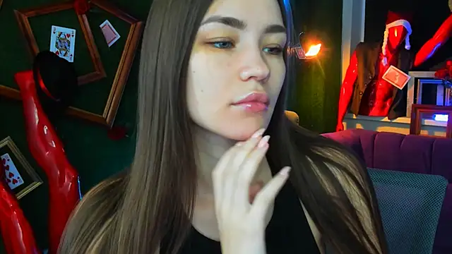 lollyrais online show from December 18, 2025, 9:36 am