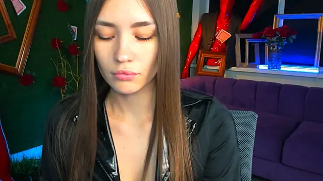 lollyrais online show from November 27, 2025, 1:44 pm