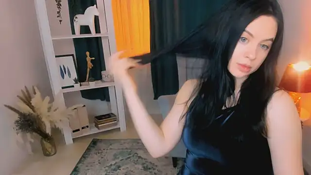 AriaThorn online show from November 23, 2025, 3:33 pm