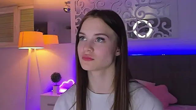 LuisaClover online show from March 14, 2026, 1:22 am