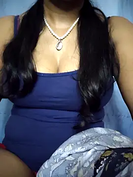 Snapshot of Ezabelljohn chatting on April 28, 2026, 9:03 am Ezabelljohn online show from April 28, 2026, 9:03 am