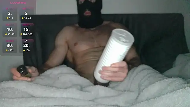 Snapshot of Masked_Bull38_Uk chatting on December 2, 2025, 1:28 am Masked Bull38 Uk online show from December 2, 2025, 1:28 am