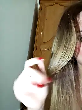 indilasixeey online show from February 4, 2026, 1:00 am