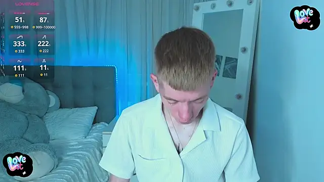 Snapshot of Cristian__Dior chatting on April 22, 2026, 7:48 am Cristian Dior online show from April 22, 2026, 7:48 am
