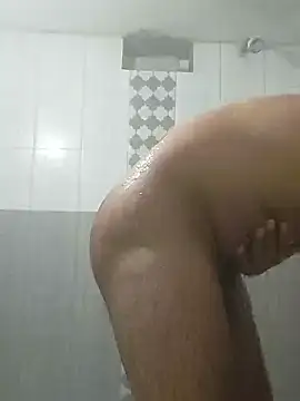 Snapshot of hotbullforgirlz chatting on November 6, 2025, 4:00 pm hotbullforgirlz online show from November 6, 2025, 4:00 pm