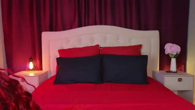 EricaKors online show from December 4, 2025, 10:36 am