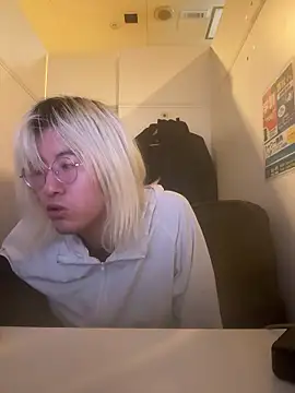 MUIMUICHAN27 online show from November 30, 2025, 2:34 am