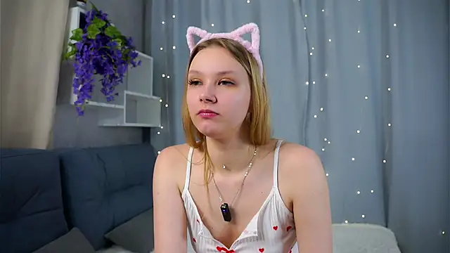 ElissaGlod online show from February 19, 2026, 11:29 am