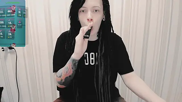 Snapshot of AlternativePolly chatting on October 24, 2025, 10:47 am AlternativePolly online show from October 24, 2025, 10:47 am