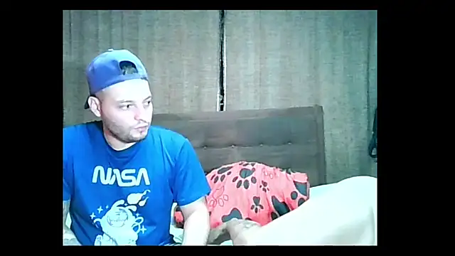 Snapshot of Bonnie_and_wizkhal chatting on October 27, 2025, 12:17 pm Bonnie and wizkhal online show from October 27, 2025, 12:17 pm