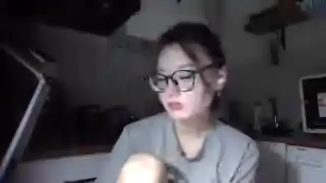 Snapshot of LilysTaylor chatting on October 24, 2025, 3:22 pm LilysTaylor online show from October 24, 2025, 3:22 pm