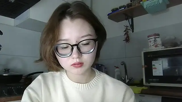 Snapshot of LilysTaylor chatting on October 27, 2025, 3:46 pm LilysTaylor online show from October 27, 2025, 3:46 pm