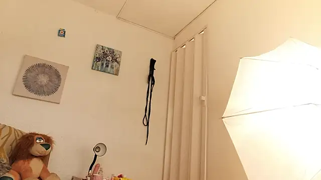 Snapshot of CarolineAikos chatting on February 4, 2026, 1:17 pm CarolineAikos online show from February 4, 2026, 1:17 pm