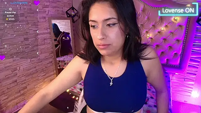 Roxanne Han online show from November 8, 2025, 11:47 am