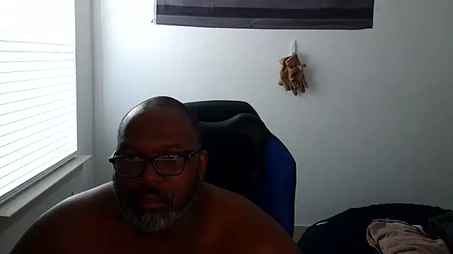 Snapshot of SplendaDaddy50 chatting on July 1, 2026, 2:39 pm SplendaDaddy50 online show from July 1, 2026, 2:39 pm
