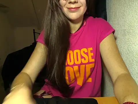 Aromaloveqq online show from November 16, 2025, 3:17 pm