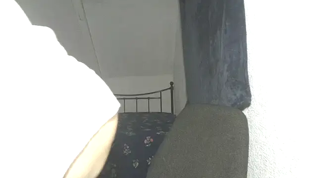 Aromaloveqq online show from November 26, 2025, 3:12 pm