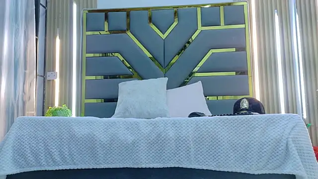 Neytanmalcon online show from March 2, 2026, 7:43 pm