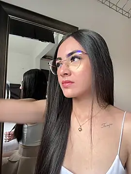 IslaCole online show from February 10, 2026, 9:25 pm