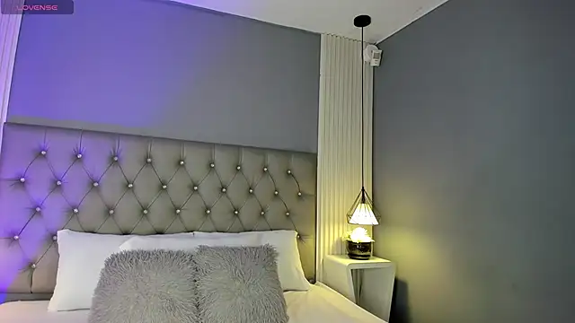 Anasha21 online show from April 11, 2026, 4:09 am