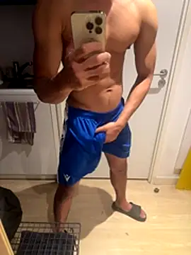 bigDickParis92 online show from October 28, 2025, 11:58 pm