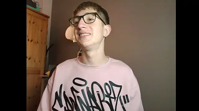 Erick Taylor3 online show from December 15, 2025, 8:14 pm