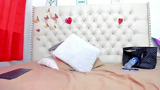 celena wonder online show from April 15, 2026, 7:18 pm