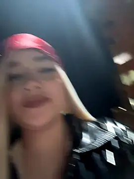 Snapshot of YourSmallCake chatting on October 31, 2025, 2:08 am YourSmallCake online show from October 31, 2025, 2:08 am