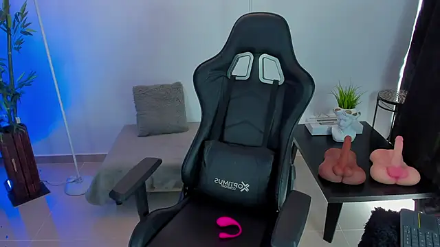 JessicaPratt online show from March 12, 2025, 4:46 pm