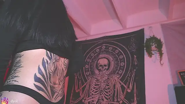 Dalia Vorhees online show from January 14, 2026, 1:53 am