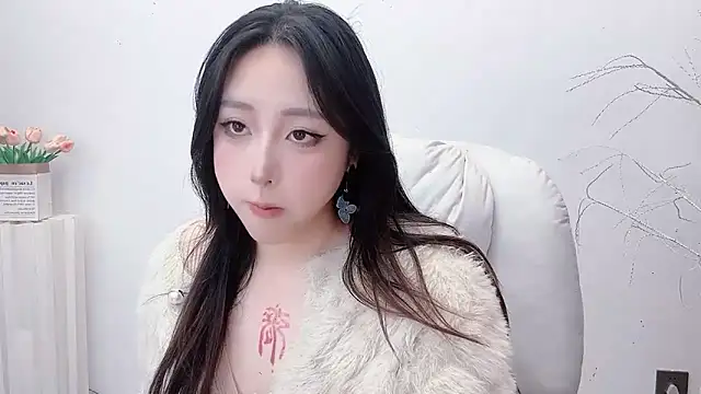 Love-hanzaizai718 online show from November 3, 2025, 7:46 am