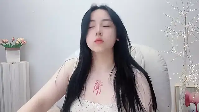 Love-hanzaizai718 online show from November 10, 2025, 8:14 pm