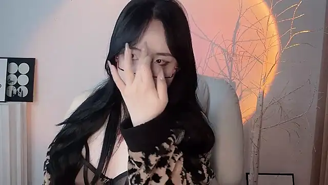 Love-hanzaizai718 online show from November 13, 2025, 7:51 pm