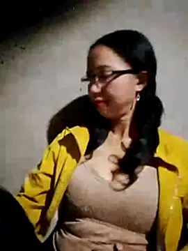 TRIEUTRIEU20 online show from November 27, 2025, 12:38 pm