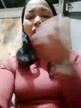 TRIEUTRIEU20 online show from November 29, 2025, 2:28 pm