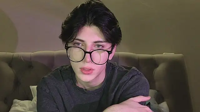 Oliver star boy  online show from February 12, 2026, 7:24 pm