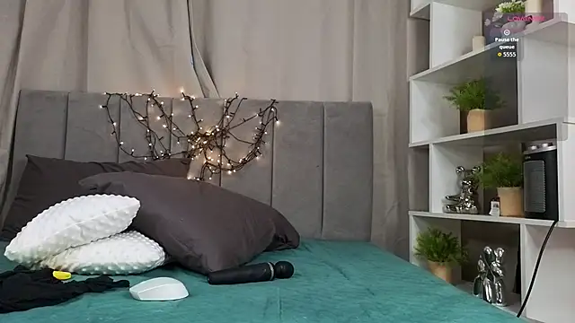 LilCatalia online show from May 12, 2026, 10:32 am
