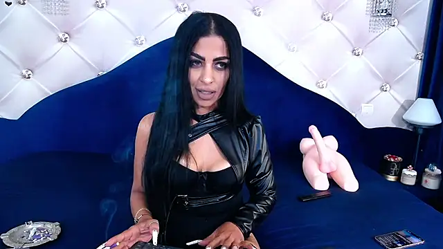 Snapshot of NoirKaylah chatting on December 13, 2025, 9:43 pm NoirKaylah online show from December 13, 2025, 9:43 pm