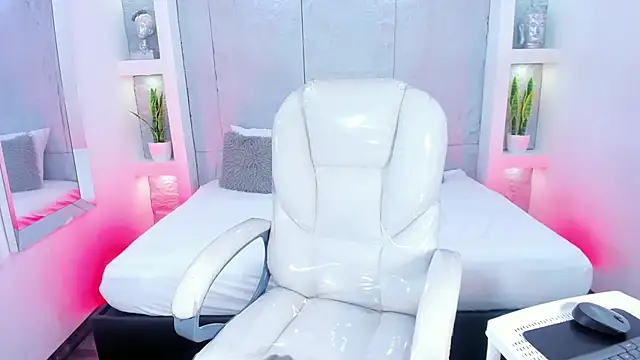 AmyColman  online show from November 27, 2025, 11:43 am