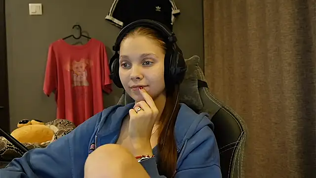 Softixq online show from November 19, 2025, 3:34 pm