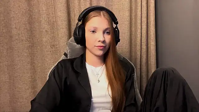 Softixq online show from November 7, 2025, 4:11 pm