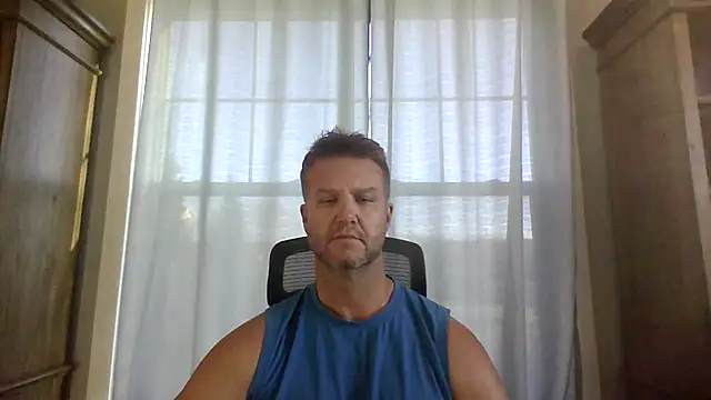 Snapshot of 45andfit1 chatting on October 31, 2025, 12:57 pm 45andfit1 online show from October 31, 2025, 12:57 pm
