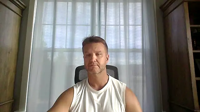Snapshot of 45andfit1 chatting on November 4, 2025, 1:59 pm 45andfit1 online show from November 4, 2025, 1:59 pm