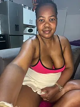 SweetCandy84 online show from December 16, 2025, 8:02 pm