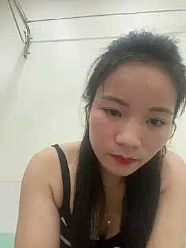 Snapshot of Bee_Yellow00 chatting on November 1, 2025, 3:13 am Bee Yellow00 online show from November 1, 2025, 3:13 am