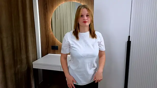 Snapshot of NickyMesler chatting on October 28, 2025, 4:39 pm NickyMesler online show from October 28, 2025, 4:39 pm