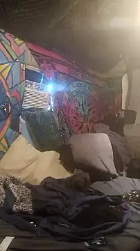 Snapshot of YourAddicted2 chatting on October 31, 2025, 3:52 pm YourAddicted2 online show from October 31, 2025, 3:52 pm