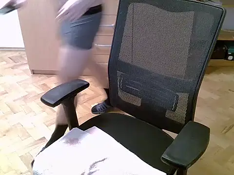 Snapshot of delayclose__ chatting on October 31, 2025, 4:36 pm delayclose online show from October 31, 2025, 4:36 pm